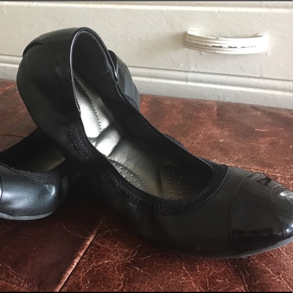 Black flats - Picture 2 of 4